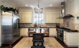 Tuscany Ivory Classic 18X18 Honed